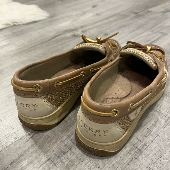 Size 6 women’s Sperry’s boat shoes - Picture 2 of 3